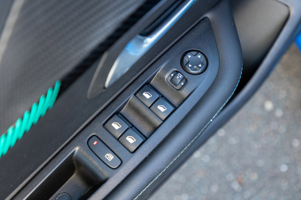 Peugeot e-208 EV Allure 50 kWh Soh 83% I Led I Half leder I Sfeerverlichting I Camera I Android I CarPlay I NL Auto I NAP