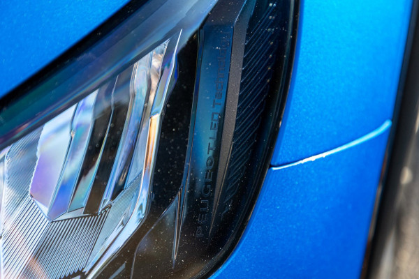 Peugeot e-208 EV Allure 50 kWh Soh 83% I Led I Half leder I Sfeerverlichting I Camera I Android I CarPlay I NL Auto I NAP