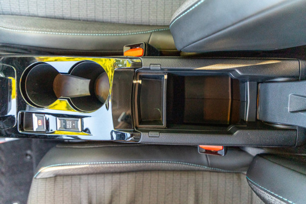 Peugeot e-208 EV Allure 50 kWh Soh 83% I Led I Half leder I Sfeerverlichting I Camera I Android I CarPlay I NL Auto I NAP