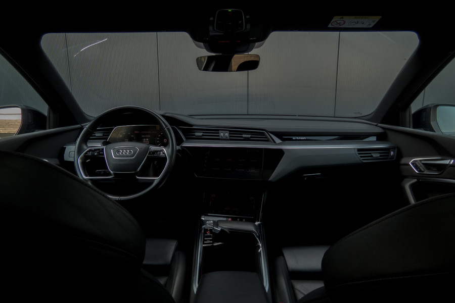 Audi e-tron E-tron 55 quattro advanced Pro Line Plus 95 kWh |SOH 90% | Trekhaak | Pano | ACC | B&O | Head Up