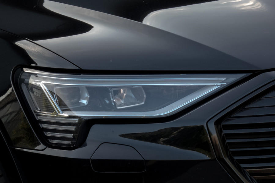 Audi e-tron E-tron 55 quattro advanced Pro Line Plus 95 kWh |SOH 90% | Trekhaak | Pano | ACC | B&O | Head Up