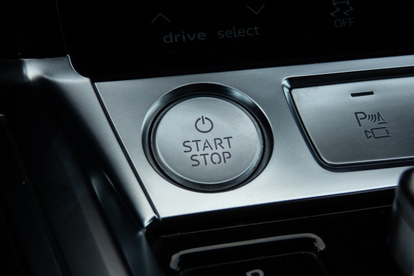 Audi e-tron E-tron 55 quattro advanced Pro Line Plus 95 kWh |SOH 90% | Trekhaak | Pano | ACC | B&O | Head Up