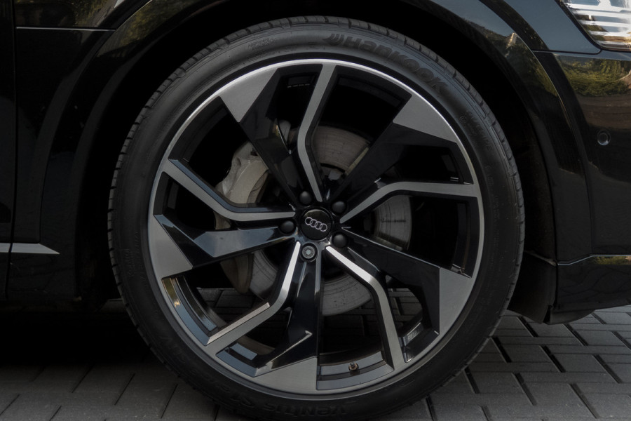 Audi e-tron E-tron 55 quattro advanced Pro Line Plus 95 kWh |SOH 90% | Trekhaak | Pano | ACC | B&O | Head Up