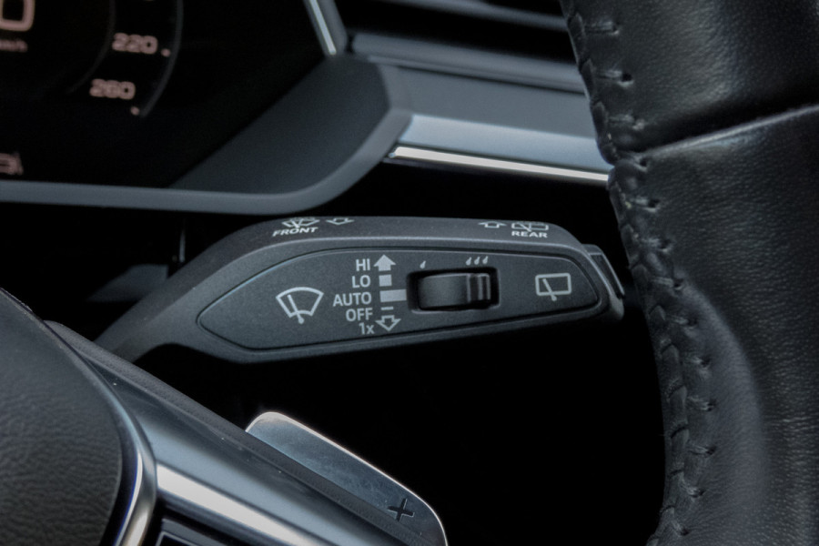 Audi e-tron E-tron 55 quattro advanced Pro Line Plus 95 kWh |SOH 90% | Trekhaak | Pano | ACC | B&O | Head Up