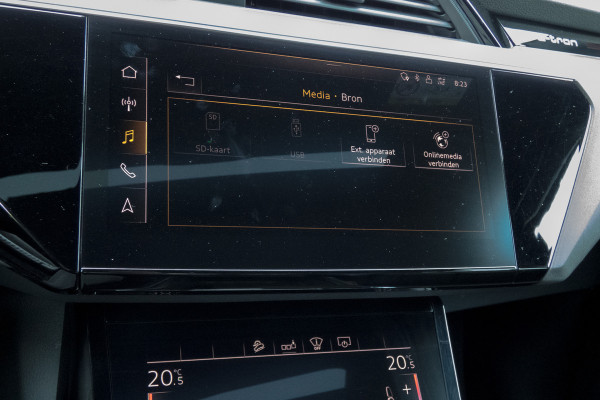 Audi e-tron E-tron 55 quattro advanced Pro Line Plus 95 kWh |SOH 90% | Trekhaak | Pano | ACC | B&O | Head Up