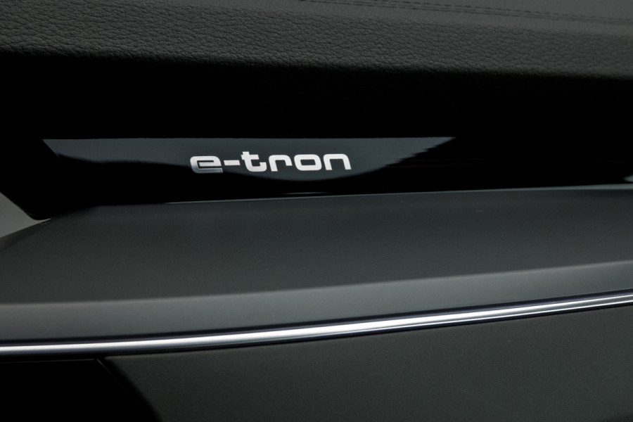 Audi e-tron E-tron 55 quattro advanced Pro Line Plus 95 kWh |SOH 90% | Trekhaak | Pano | ACC | B&O | Head Up