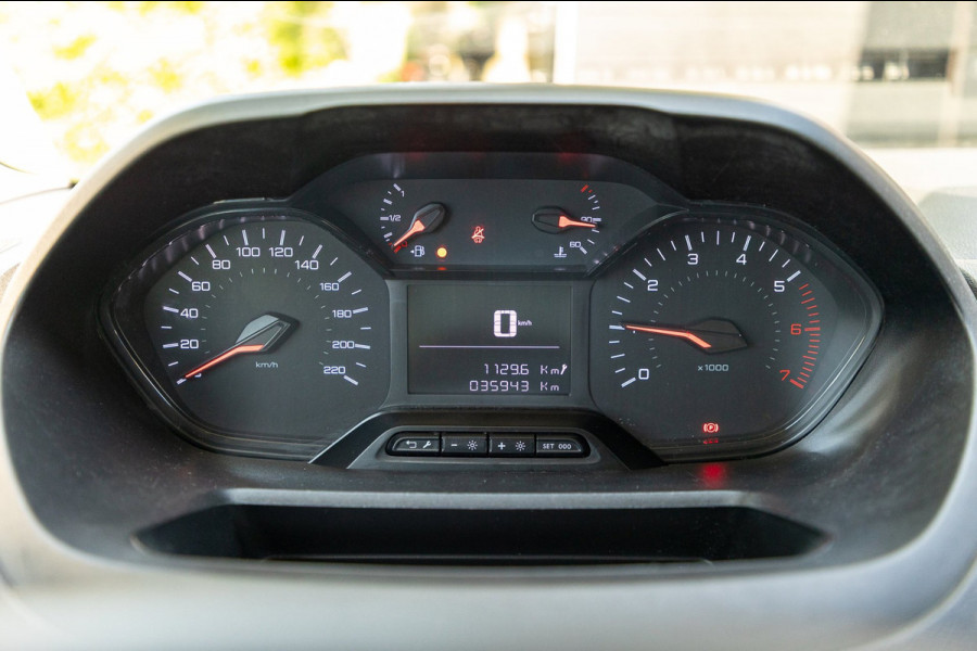 Peugeot Partner 1.2 PureTech Premium Airco I Cruise I Android I CarPlay I Parkeersensoren I Navigatie I NAP I NL Auto I 1e Eig