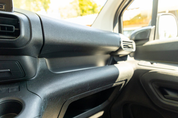 Peugeot Partner 1.2 PureTech Premium Airco I Cruise I Android I CarPlay I Parkeersensoren I Navigatie I NAP I NL Auto I 1e Eig