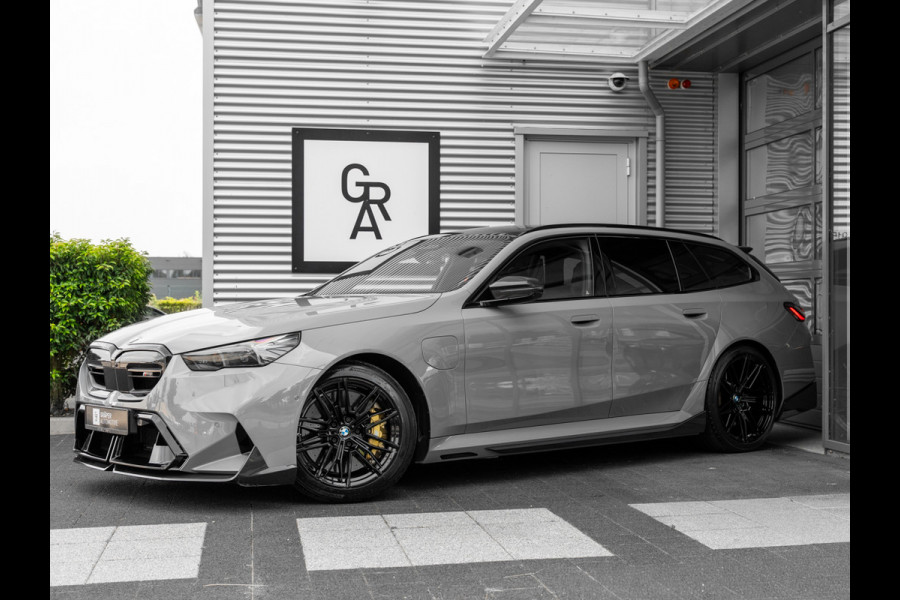 BMW M5 Touring M5 | CARBON | AKRAPOVIC | EVENTURI