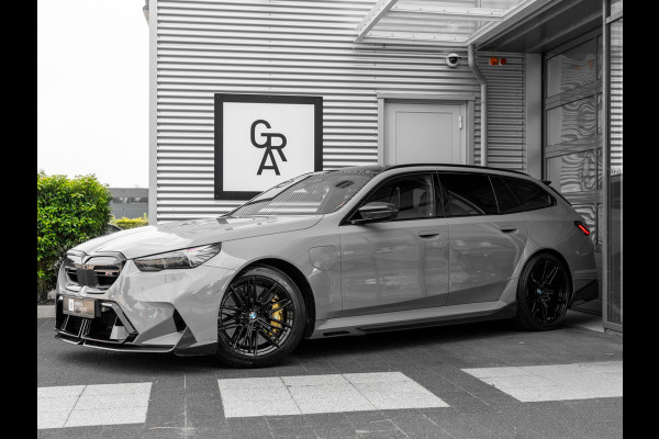 BMW M5 Touring M5 | CARBON | AKRAPOVIC | EVENTURI