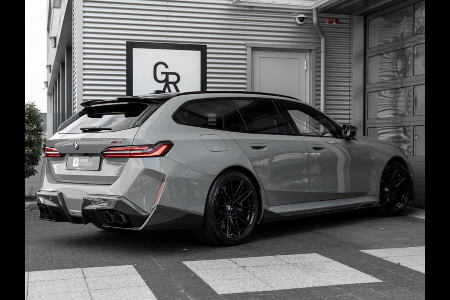 BMW M5 Touring M5 | CARBON | AKRAPOVIC | EVENTURI