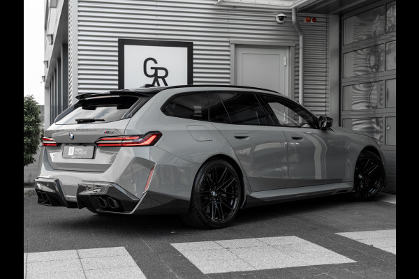 BMW M5 Touring M5 | CARBON | AKRAPOVIC | EVENTURI