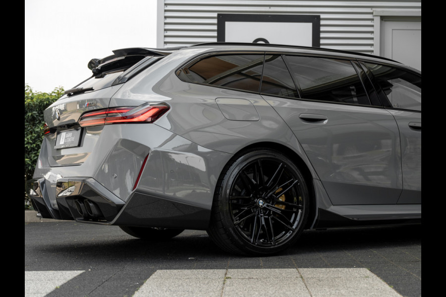 BMW M5 Touring M5 | CARBON | AKRAPOVIC | EVENTURI