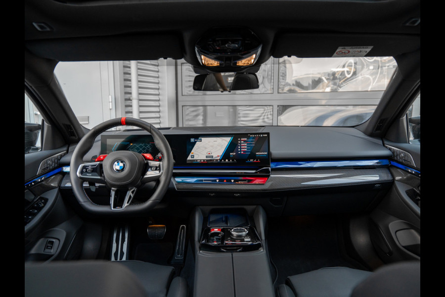 BMW M5 Touring M5 | CARBON | AKRAPOVIC | EVENTURI