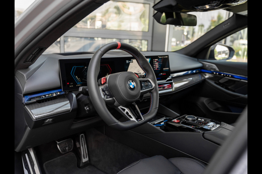 BMW M5 Touring M5 | CARBON | AKRAPOVIC | EVENTURI