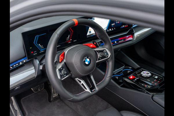 BMW M5 Touring M5 | CARBON | AKRAPOVIC | EVENTURI