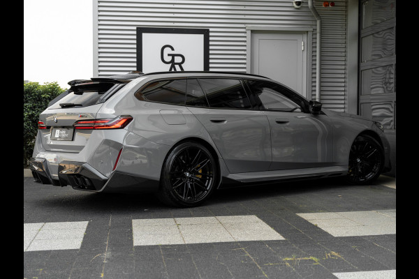 BMW M5 Touring M5 | CARBON | AKRAPOVIC | EVENTURI