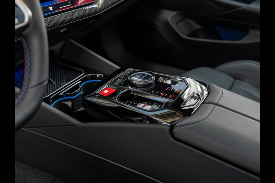 BMW M5 Touring M5 | CARBON | AKRAPOVIC | EVENTURI
