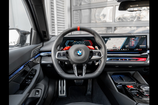 BMW M5 Touring M5 | CARBON | AKRAPOVIC | EVENTURI