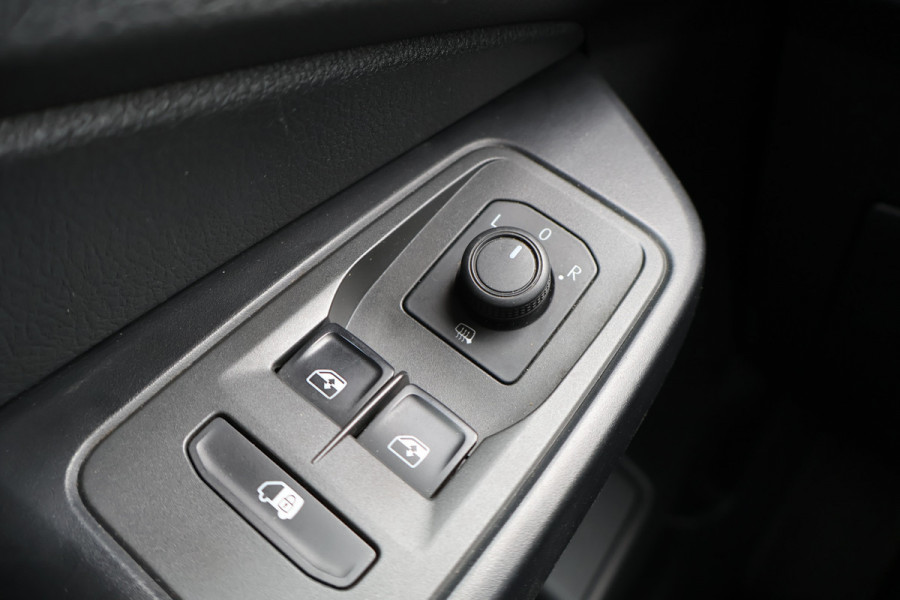Volkswagen Caddy 1.5 TSI 115pk Camera Trekhaak Apple Carplay