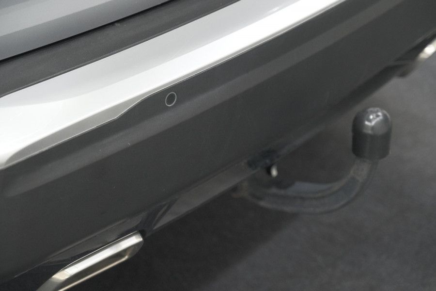 Peugeot 2008 PureTech 130 PK Allure Pack | Trekhaak | Camera | Adaptieve Cruise control | Keyless Entry | Apple Carplay