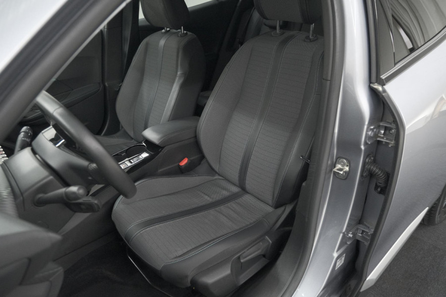 Peugeot 2008 PureTech 130 PK Allure Pack | Trekhaak | Camera | Adaptieve Cruise control | Keyless Entry | Apple Carplay