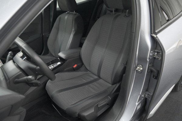Peugeot 2008 PureTech 130 PK Allure Pack | Trekhaak | Camera | Adaptieve Cruise control | Keyless Entry | Apple Carplay