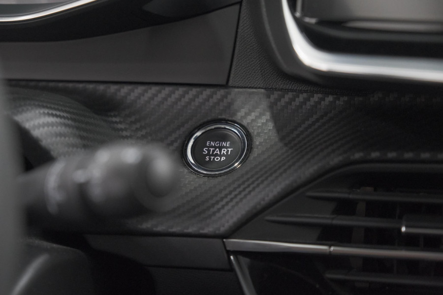 Peugeot 2008 PureTech 130 PK Allure Pack | Trekhaak | Camera | Adaptieve Cruise control | Keyless Entry | Apple Carplay