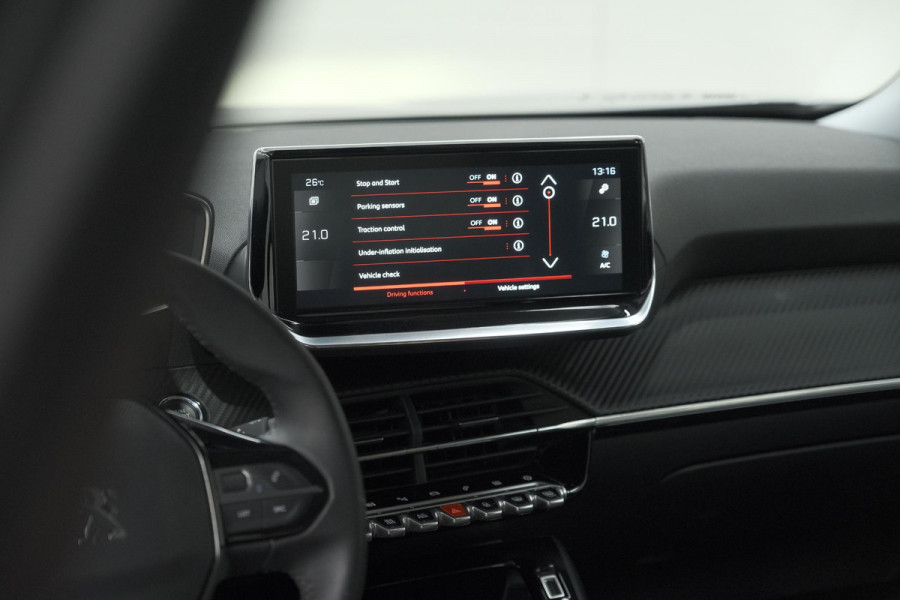 Peugeot 2008 PureTech 130 PK Allure Pack | Trekhaak | Camera | Adaptieve Cruise control | Keyless Entry | Apple Carplay
