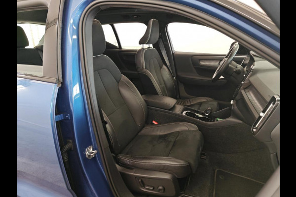Volvo XC40 Recharge P8 AWD R-Design PANODAK | TREKHAAK