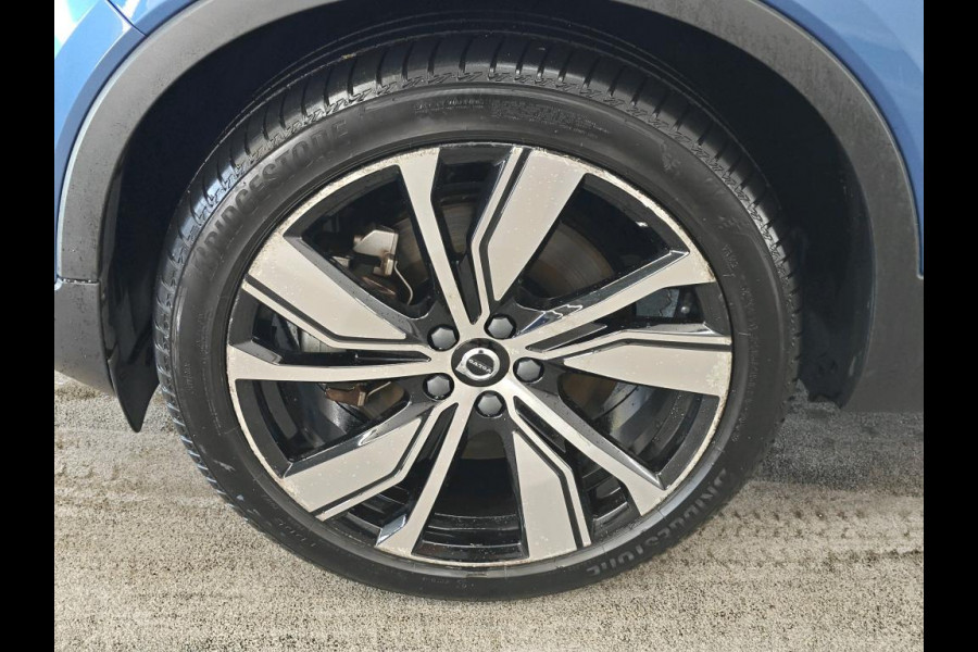 Volvo XC40 Recharge P8 AWD R-Design PANODAK | TREKHAAK