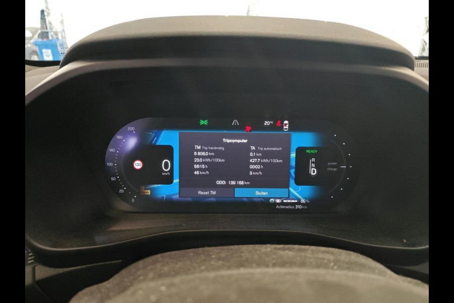 Volvo XC40 Recharge P8 AWD R-Design PANODAK | TREKHAAK