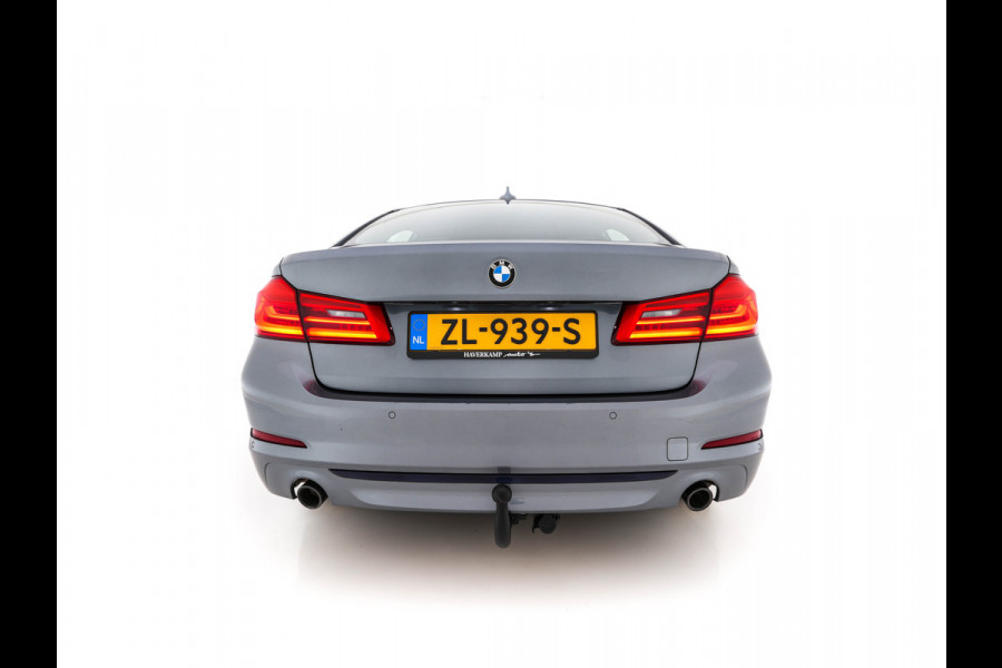 BMW 5 Serie 520i Executive Edition Sportline Aut. *LEATHER-FABRIC | FULL-LED | DIGI-COCKIT | KEYLESS | NAVI-FULLMAP | HEATED-SPORTSEATS | PRIVACY-GLASS | AMBIENTLIGHT | ECC | CARPLAY | PDC | TOWBAR | 18"ALU*