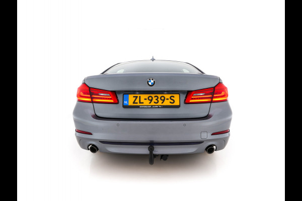 BMW 5 Serie 520i Executive Edition Sportline Aut. *LEATHER-FABRIC | FULL-LED | DIGI-COCKIT | KEYLESS | NAVI-FULLMAP | HEATED-SPORTSEATS | PRIVACY-GLASS | AMBIENTLIGHT | ECC | CARPLAY | PDC | TOWBAR | 18"ALU*