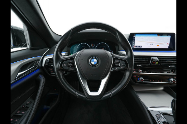 BMW 5 Serie 520i Executive Edition Sportline Aut. *LEATHER-FABRIC | FULL-LED | DIGI-COCKIT | KEYLESS | NAVI-FULLMAP | HEATED-SPORTSEATS | PRIVACY-GLASS | AMBIENTLIGHT | ECC | CARPLAY | PDC | TOWBAR | 18"ALU*