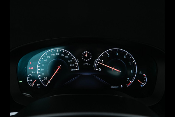BMW 5 Serie 520i Executive Edition Sportline Aut. *LEATHER-FABRIC | FULL-LED | DIGI-COCKIT | KEYLESS | NAVI-FULLMAP | HEATED-SPORTSEATS | PRIVACY-GLASS | AMBIENTLIGHT | ECC | CARPLAY | PDC | TOWBAR | 18"ALU*