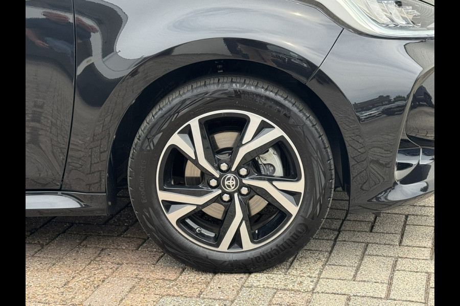 Toyota Yaris 1.5 Hybrid Camera CarPlay Adaptieve cruise Clima DAB radio