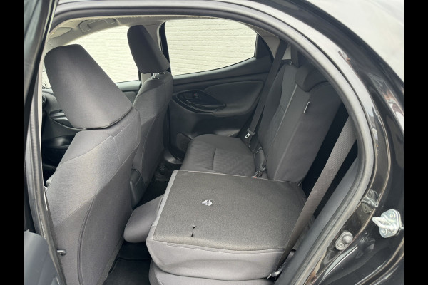 Toyota Yaris 1.5 Hybrid Camera CarPlay Adaptieve cruise Clima DAB radio