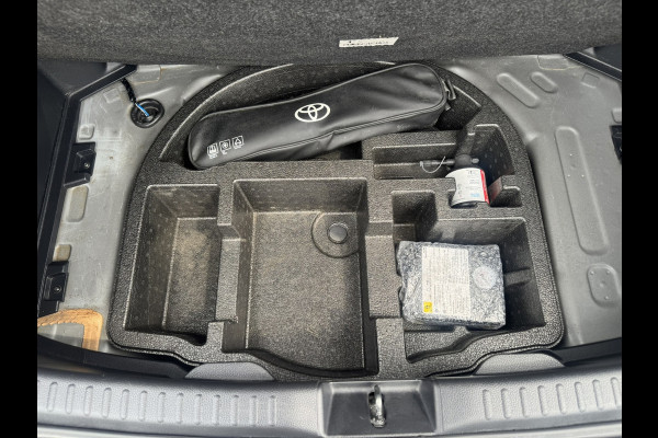 Toyota Yaris 1.5 Hybrid Camera CarPlay Adaptieve cruise Clima DAB radio