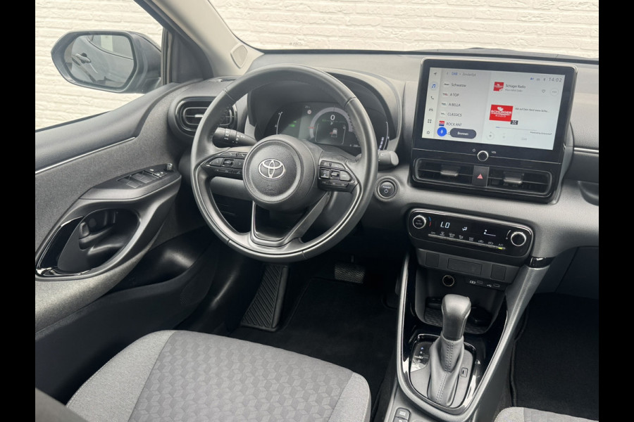 Toyota Yaris 1.5 Hybrid Camera CarPlay Adaptieve cruise Clima DAB radio