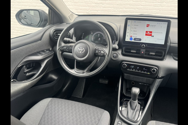 Toyota Yaris 1.5 Hybrid Camera CarPlay Adaptieve cruise Clima DAB radio