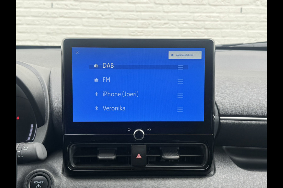 Toyota Yaris 1.5 Hybrid Camera CarPlay Adaptieve cruise Clima DAB radio