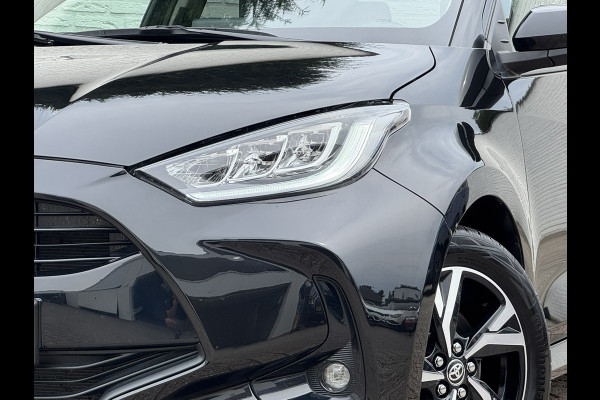 Toyota Yaris 1.5 Hybrid Camera CarPlay Adaptieve cruise Clima DAB radio