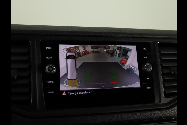Volkswagen Crafter 35 2.0 TDI L3H3 Highline EURO VI 140 pk Automaat | Verlengde garantie | Navigatie | Trekhaak | Parkeersensoren | Achteruitrijcamera | Geveerde bestuurdersstoel |
