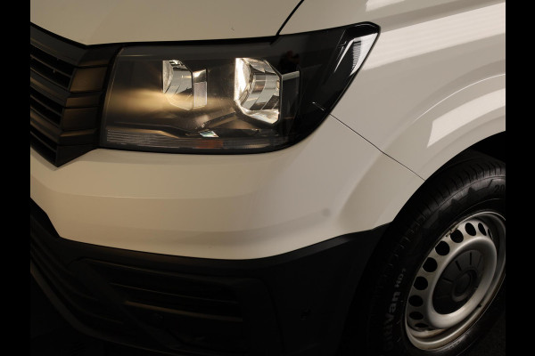 Volkswagen Crafter 35 2.0 TDI L3H3 Highline EURO VI 140 pk Automaat | Verlengde garantie | Navigatie | Trekhaak | Parkeersensoren | Achteruitrijcamera | Geveerde bestuurdersstoel |