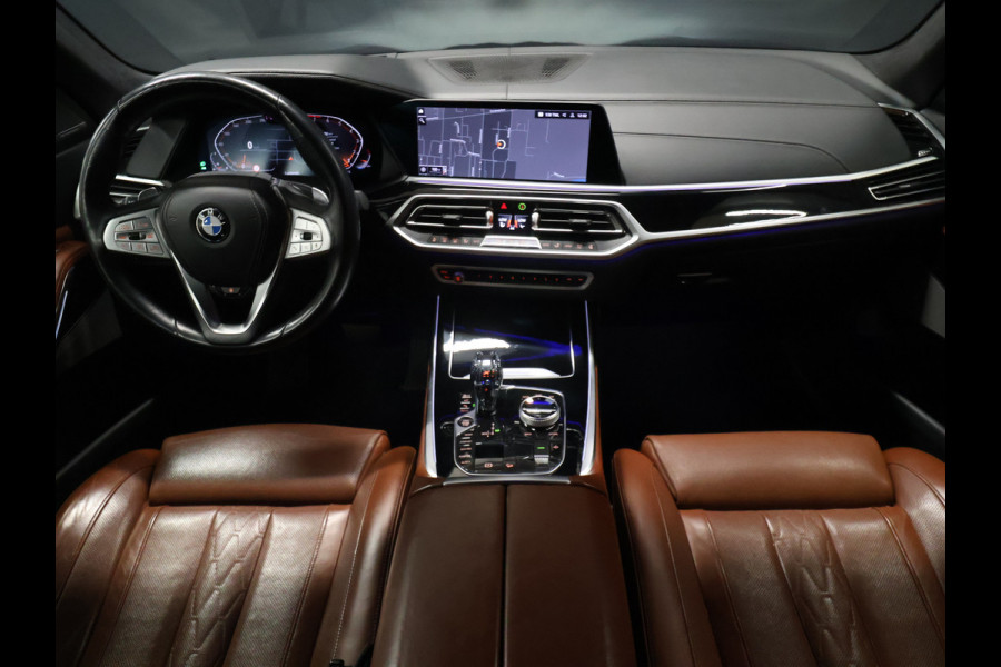 BMW X7 xDrive40i High Executive [SCHUIFKANTELDAK, 7-PERSOONS, BMW LASERLICHT, HEAD-UP, APPLE CARPLAY, SOFTCLOSE, ANDROID, LUCHTVERING, MASSAGESTOELEN, MEMORY SEATS, STOELVERWARMING V+A, VOL LEDER, CAMERA, ELEKTRISCHE ACHTER