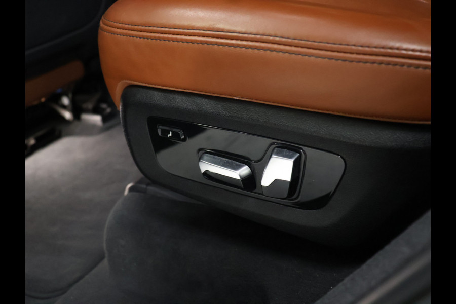 BMW X7 xDrive40i High Executive [SCHUIFKANTELDAK, 7-PERSOONS, BMW LASERLICHT, HEAD-UP, APPLE CARPLAY, SOFTCLOSE, ANDROID, LUCHTVERING, MASSAGESTOELEN, MEMORY SEATS, STOELVERWARMING V+A, VOL LEDER, CAMERA, ELEKTRISCHE ACHTER