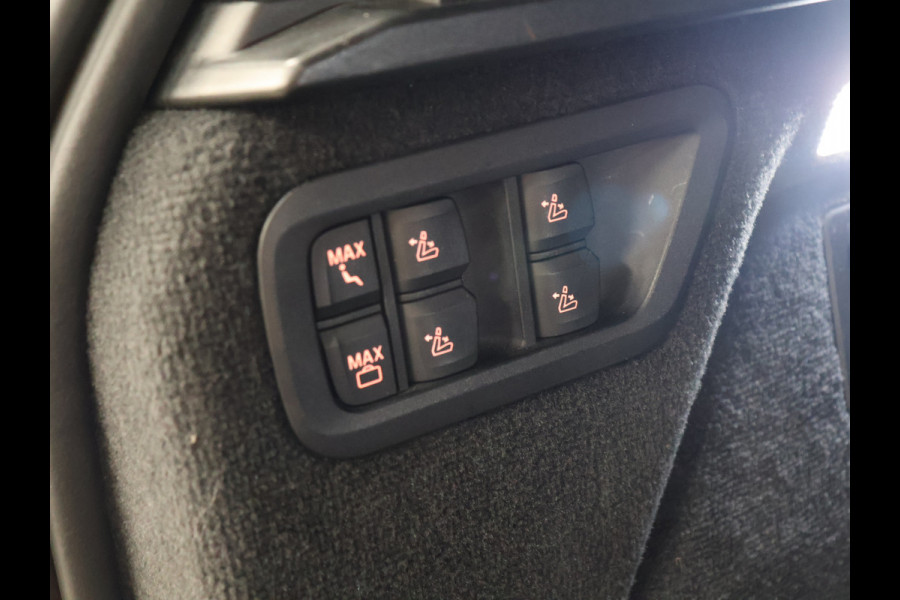 BMW X7 xDrive40i High Executive [SCHUIFKANTELDAK, 7-PERSOONS, BMW LASERLICHT, HEAD-UP, APPLE CARPLAY, SOFTCLOSE, ANDROID, LUCHTVERING, MASSAGESTOELEN, MEMORY SEATS, STOELVERWARMING V+A, VOL LEDER, CAMERA, ELEKTRISCHE ACHTER
