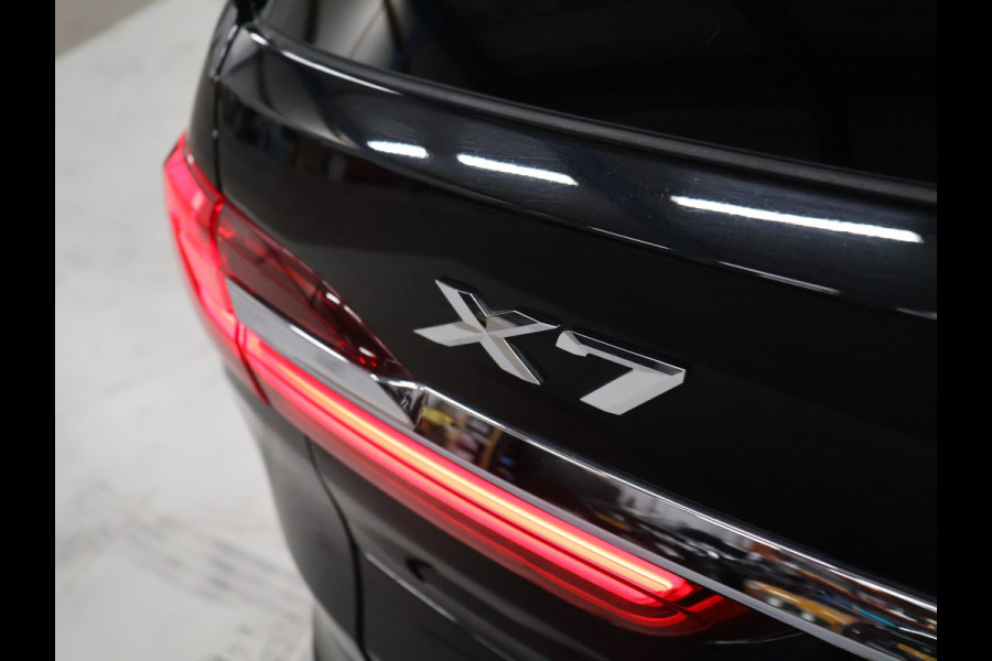 BMW X7 xDrive40i High Executive [SCHUIFKANTELDAK, 7-PERSOONS, BMW LASERLICHT, HEAD-UP, APPLE CARPLAY, SOFTCLOSE, ANDROID, LUCHTVERING, MASSAGESTOELEN, MEMORY SEATS, STOELVERWARMING V+A, VOL LEDER, CAMERA, ELEKTRISCHE ACHTER