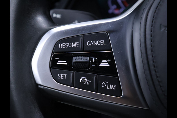 BMW 1-serie 118i Executive Edition [ADAPTIVE CRUISE, SPORT LINE, APPLE CARPLAY, ANDROID, STOELVERWARMING, LED, PDC V+A, CLIMATE CONTROL, NAVIGATIE, PRIVACY GLASS, DAB, BLUETOOTH, NIEUWSTAAT]